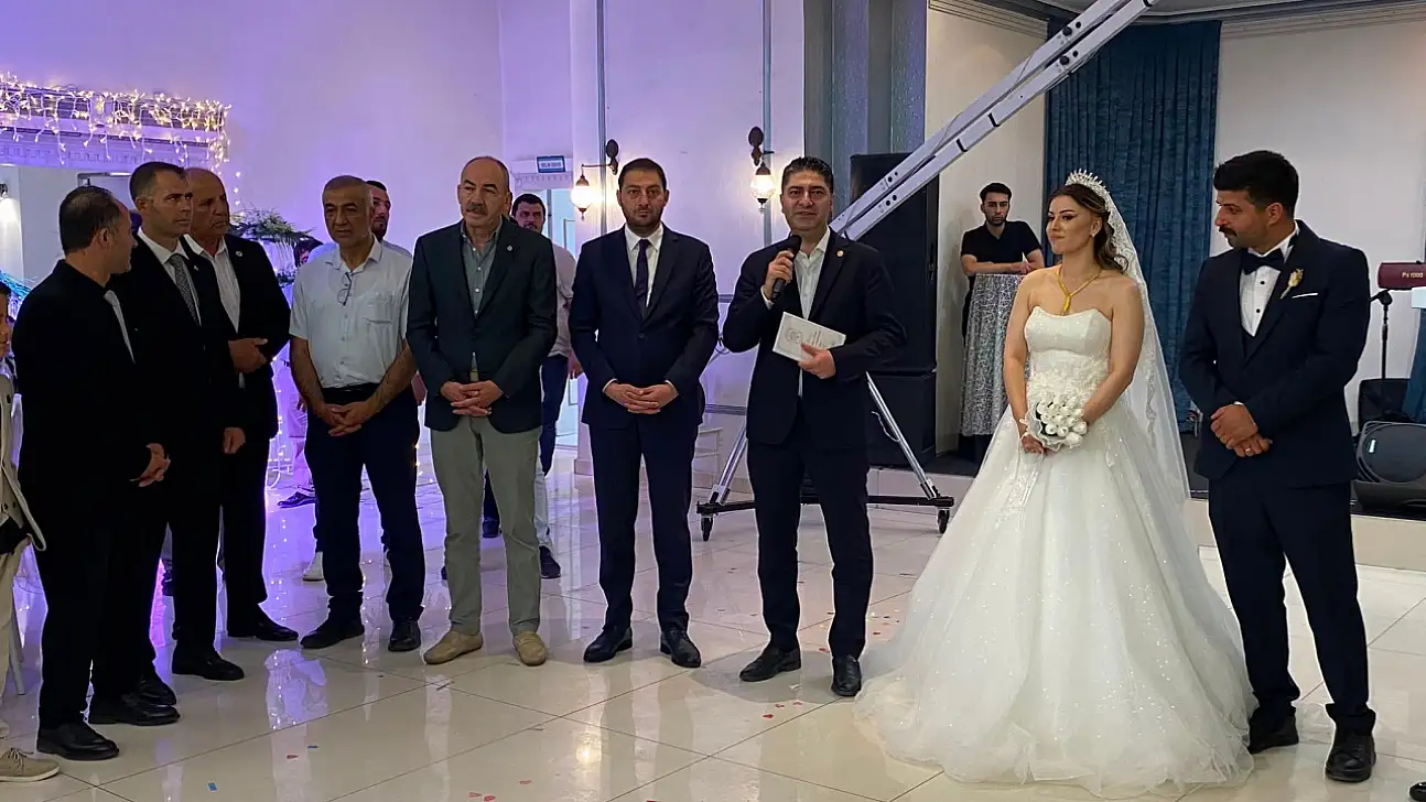 MHP Kayseri bu düğünde buluştu! İsmail Özdemir'de katıldı
