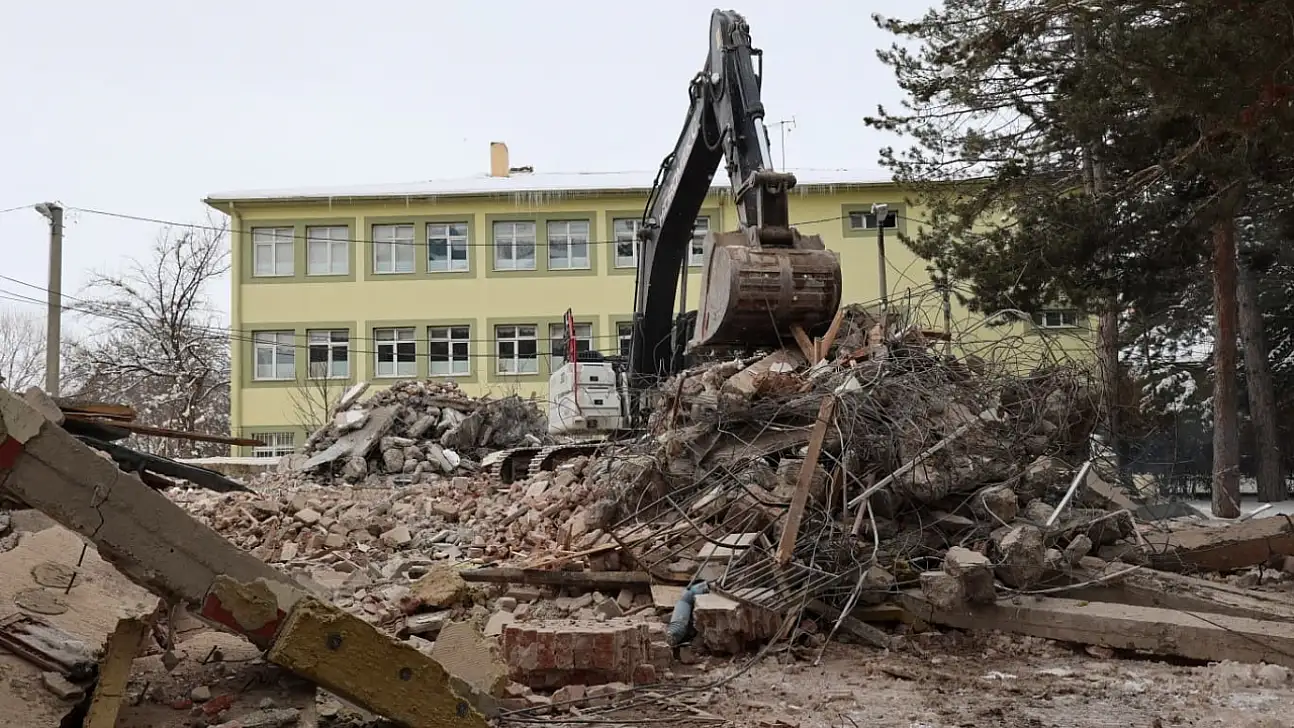 Müjdesini Baki Ersoy vermişti! Bünyan'a kurulacak hükümet konağı için inceleme