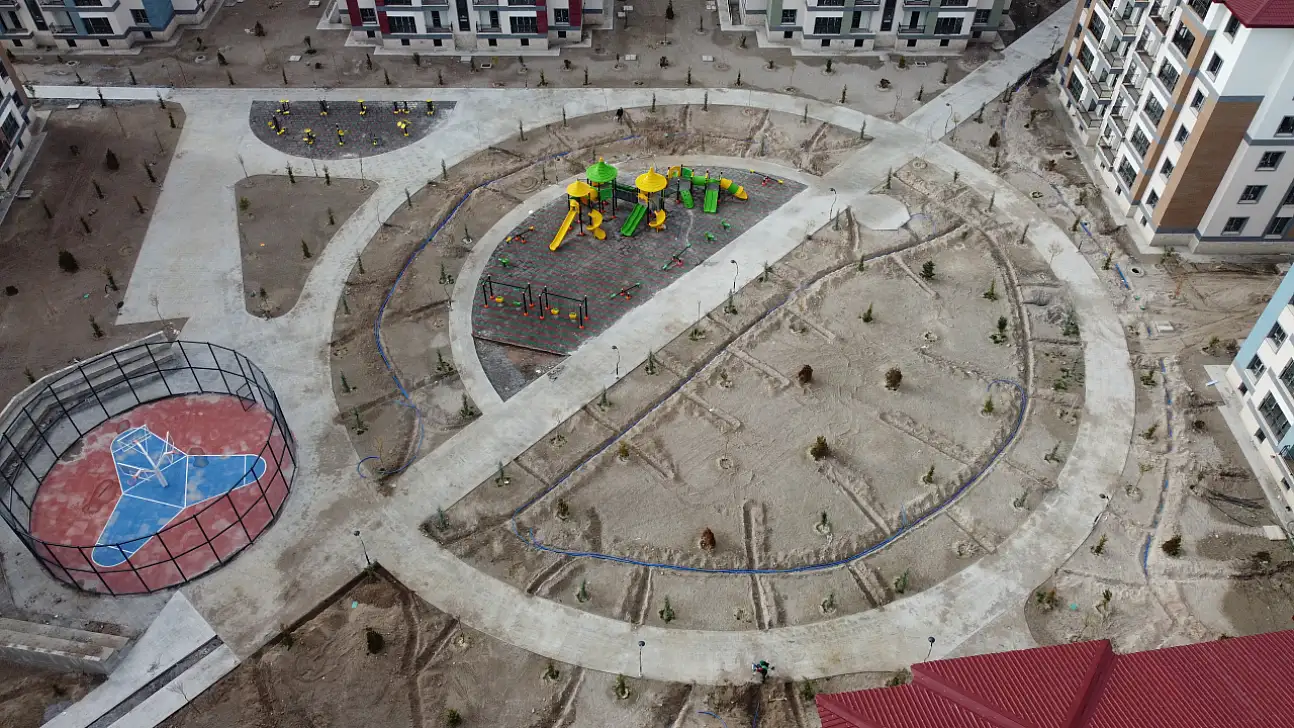 Otomatik sulama ve peyzaj çalışmalarıyla Oruçreis Parkı yenileniyor