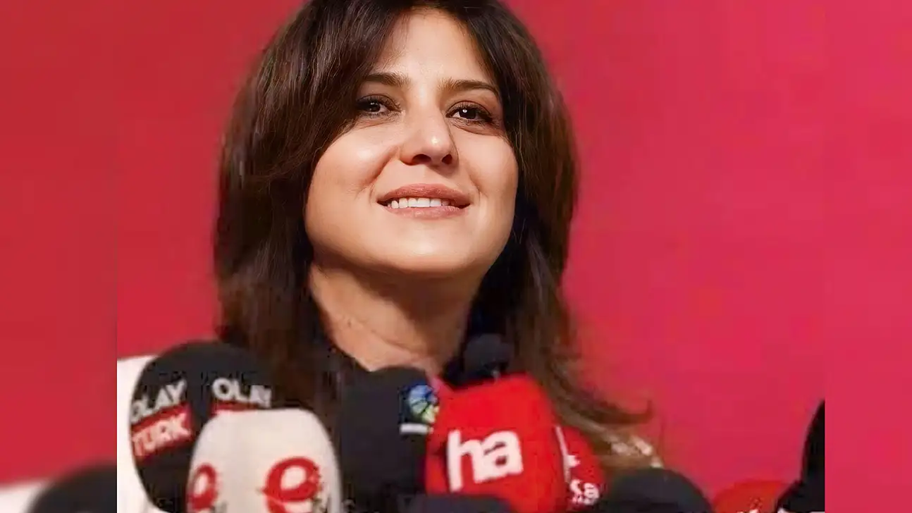 Özer'den, 'Kadınları hedef alan isme' sert tepki!