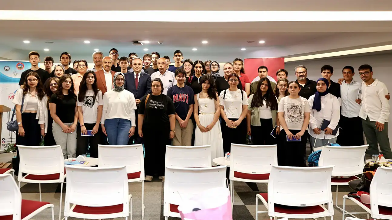 Rektör Altun gençlere ne tavsiye etti?