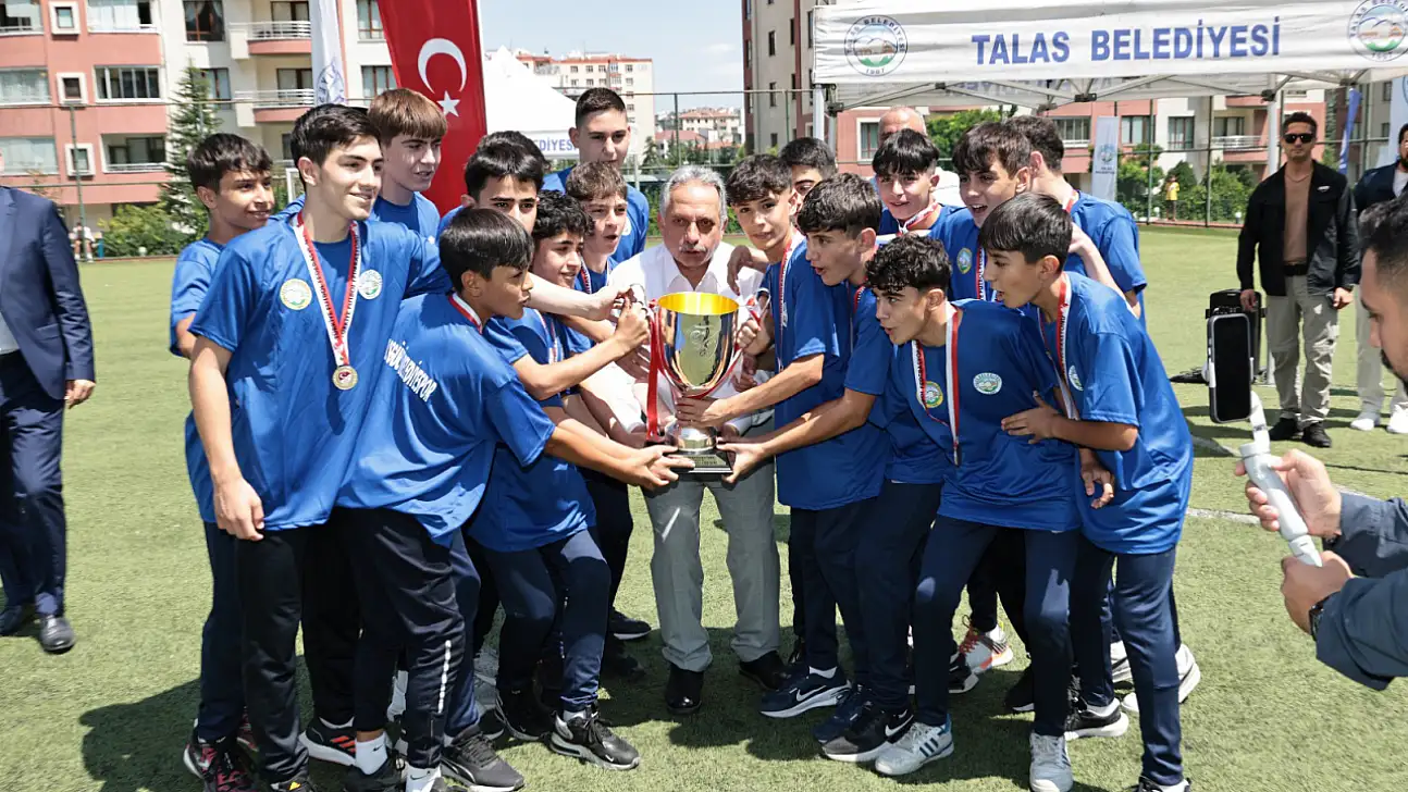Talas Belediyesi'nden geleceğin yıldızlarına davet