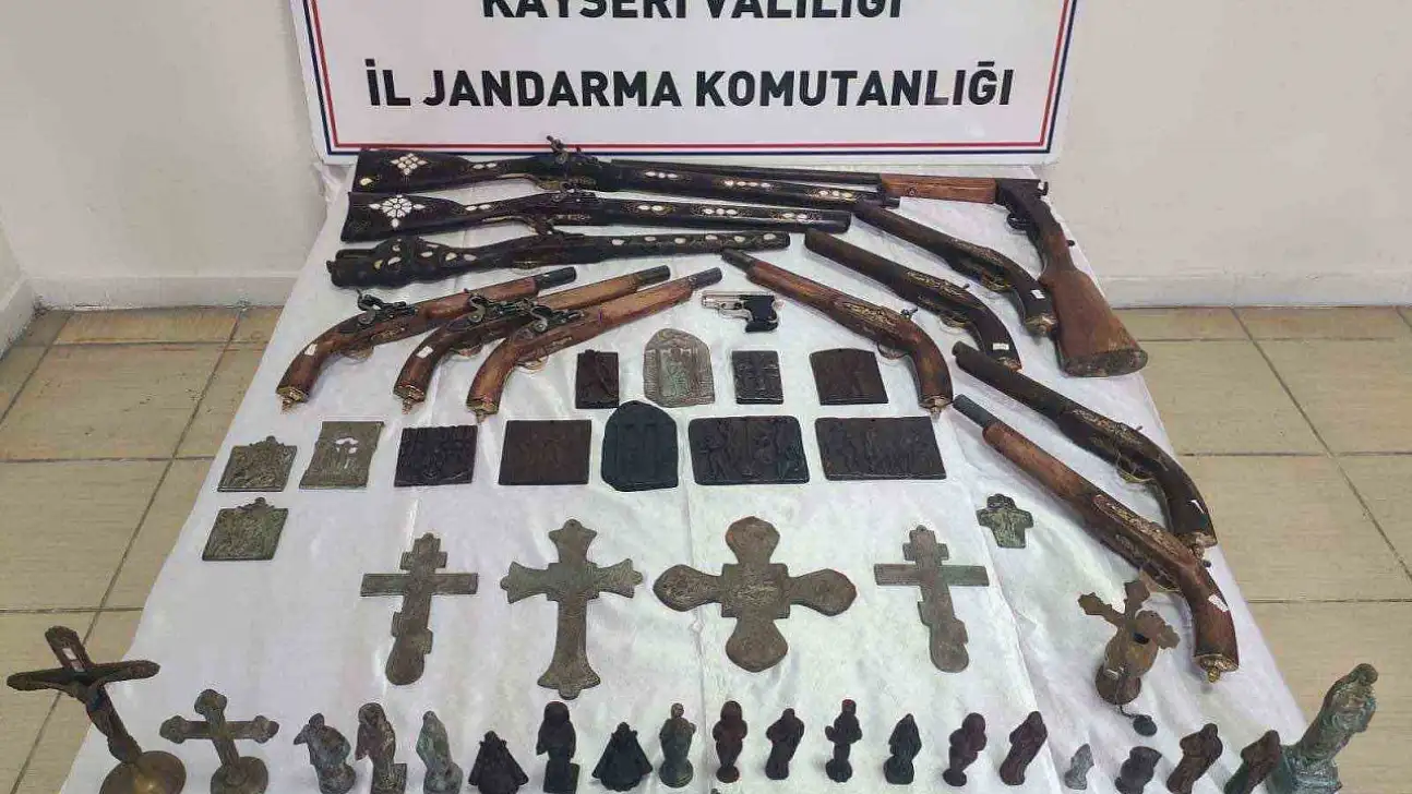 Operasyonda ele geçirilenler görenleri şaşırttı!