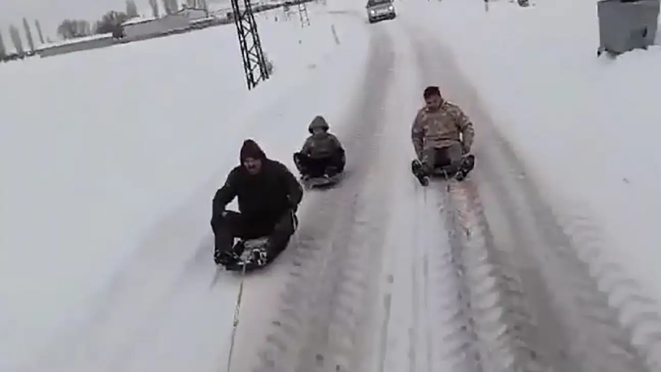 Develi'de kar üzerinde renkli görüntüler