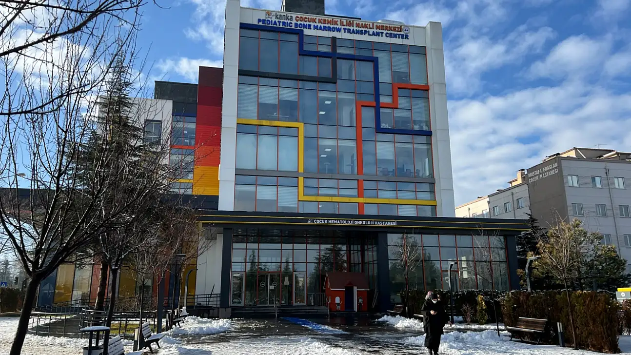 Tramvay ve duraklarda unutulan 185 bin liralık eşya umut oldu!