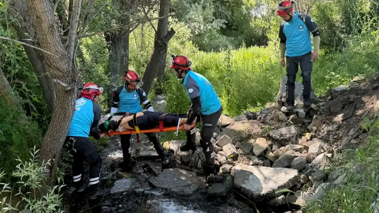 UMKE ekipleri Koramaz Vadisi'nde ter döktü