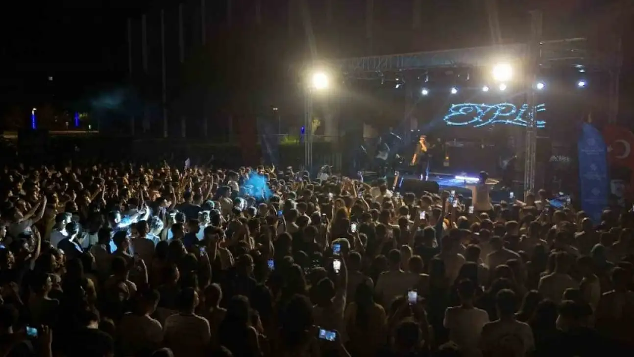 Ünlü Rapçi Eypio bu akşam Kayseri'de ücretsiz konser verecek