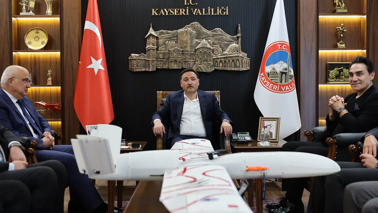 Vali Çiçek, makamında GÖKTİM KartalAir Takımını kabul etti