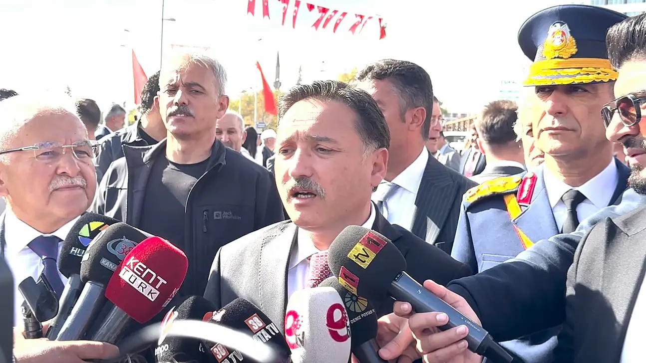 Vali Çiçek'ten dikkat çeken Cumhuriyet mesajı: Cesaret, inanç ve kararlılık