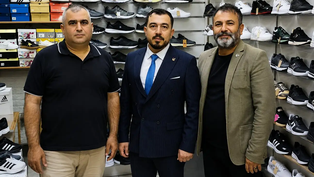 Yeniden Refah Partisi sahaya indi: Esnafın sorunlarını dinledi