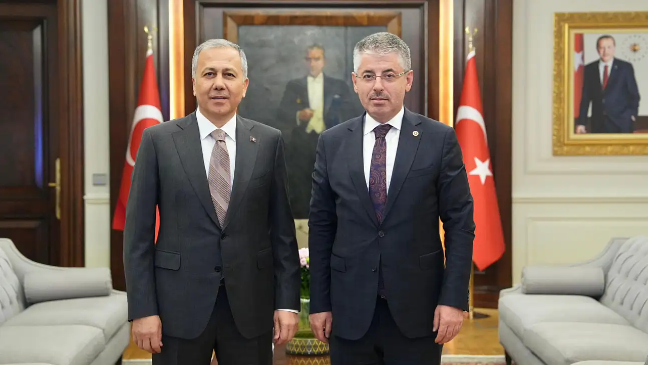 Yeşilhisar bekliyordu! Çopuroğlu, dosyayı Bakana bizzat kendi teslim etti!