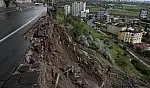 Kayseri'de 10 metrelik istinat duvarı çöktü!