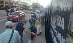 Kayseri'de kaza! Fırlayan taş tramvayın camını tuzla buz etti!