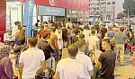 Kayseri'de Ülkü Ocakları önünde dikkat çeken kalabalık! Vatandaşlar neden toplandı?