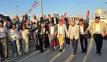 Kayserili vekilden şenliğe damgasını vuran halay!