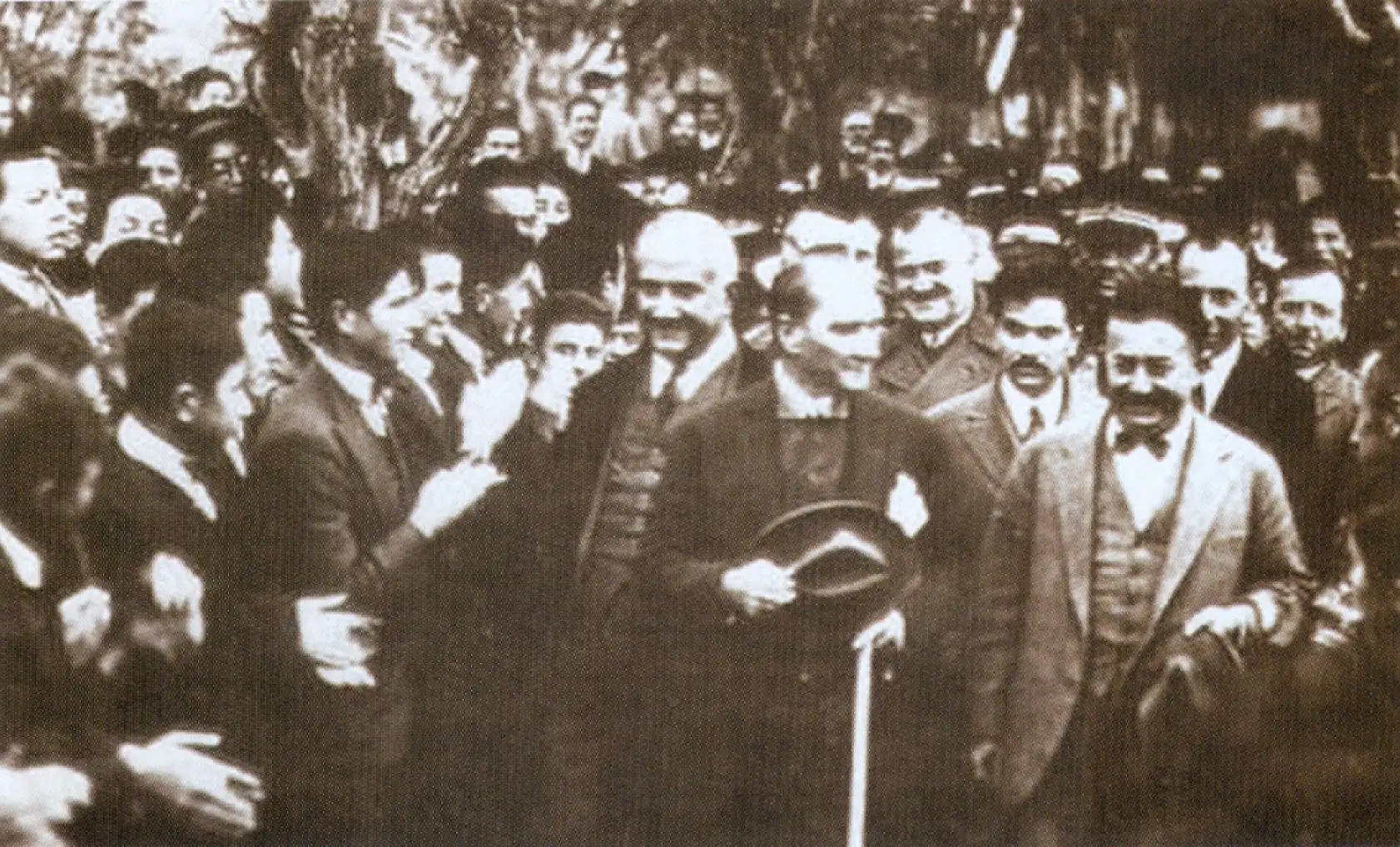 İşte Atatürk'ün Kayseri'deki yatağı ve çalışma masası!