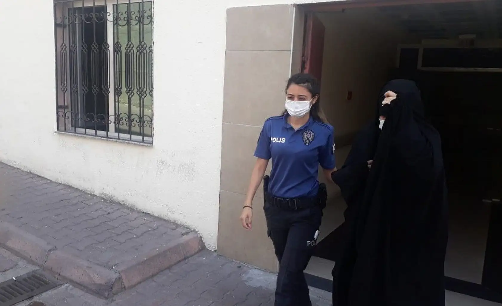 DEAŞ mensubu 2 kadın adliyeye sevk edildi