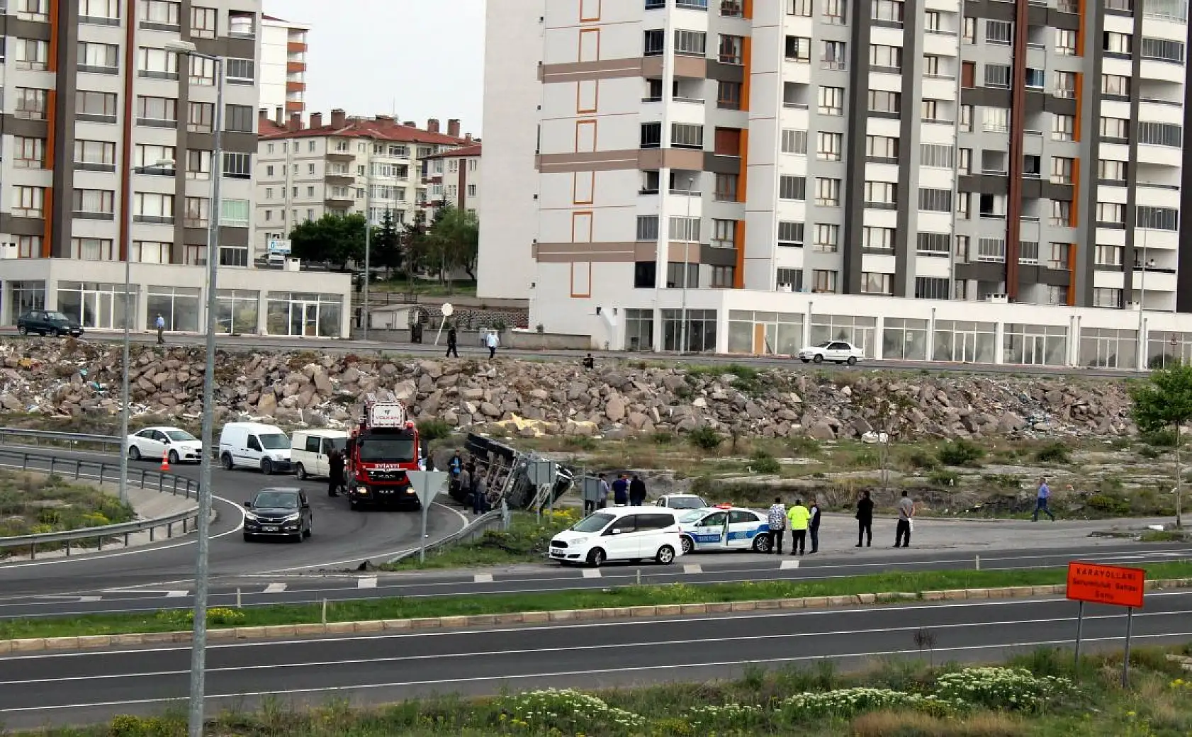 Mikserde sıkışan sürücü için seferber oldular