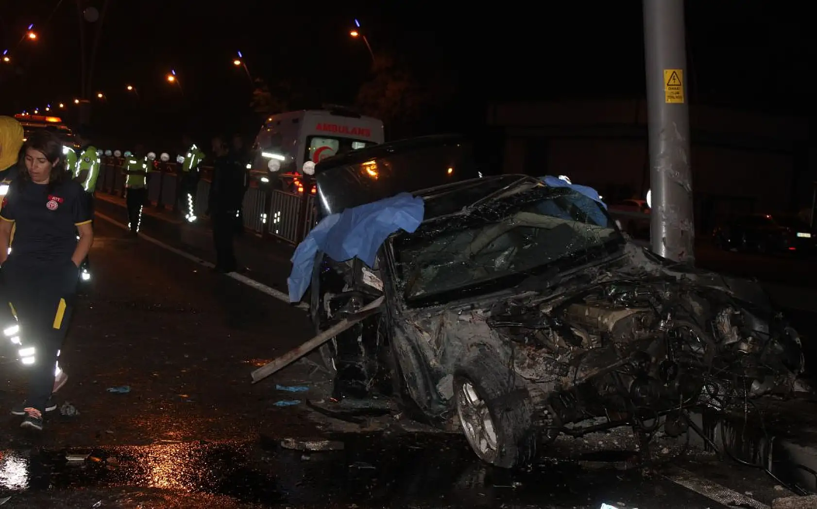 Feci kaza: 2 ölü, 2 yaralı