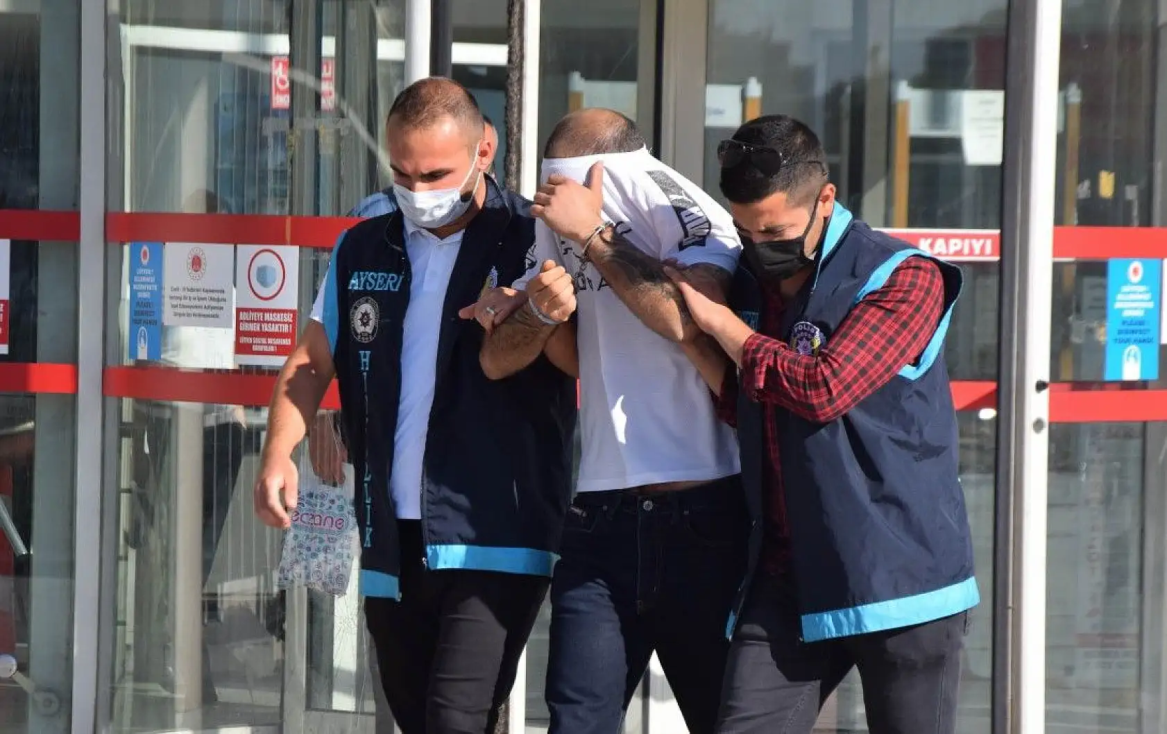 Balkon hırsızı yakalandı!