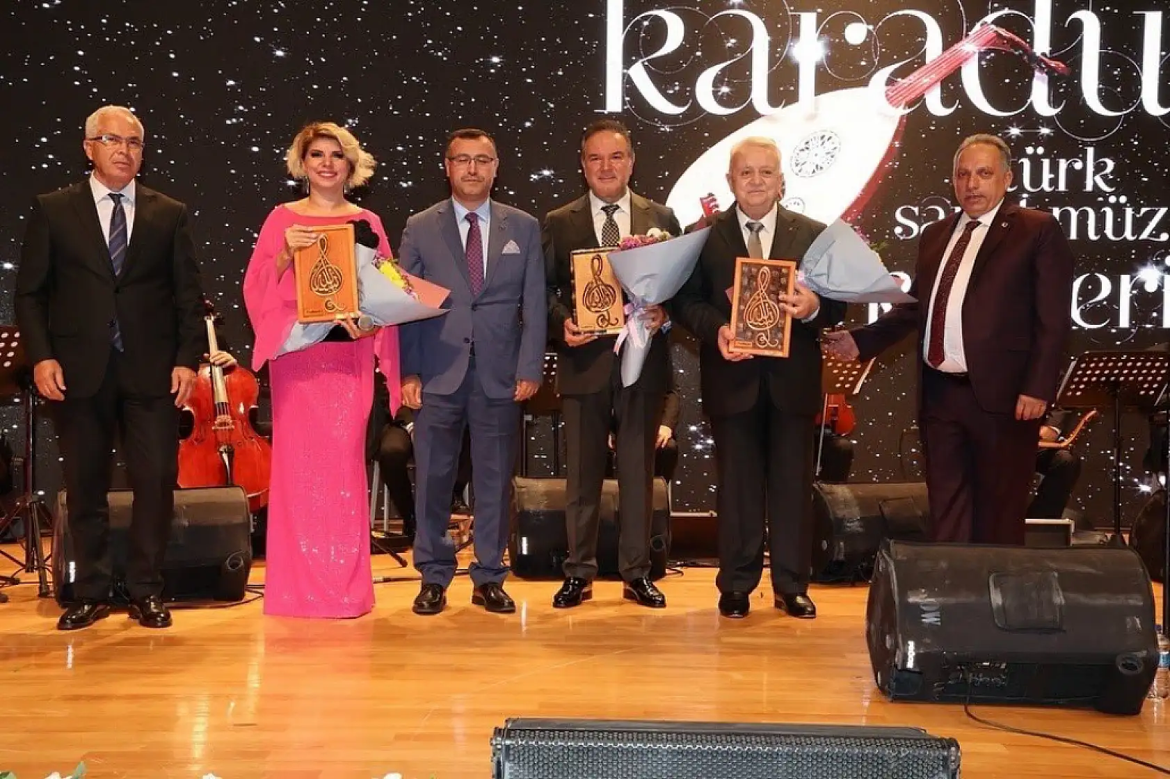 Siyasete konser molası!