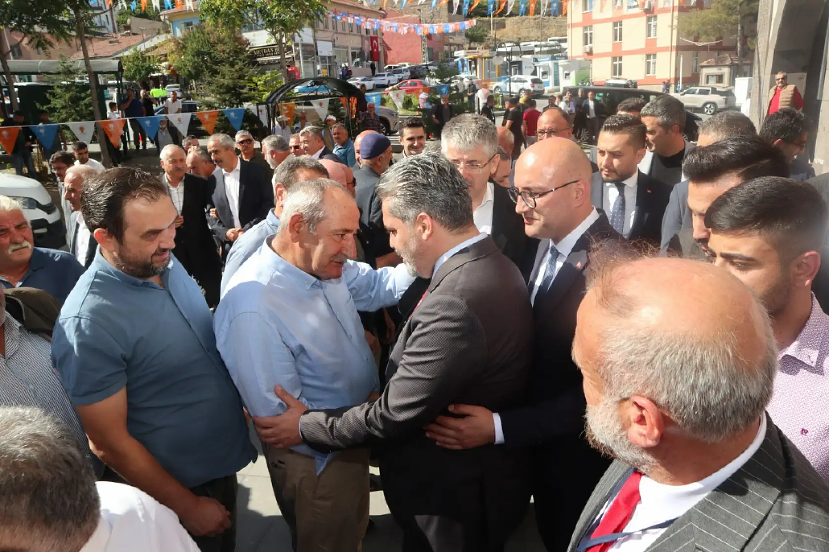 AK Parti'de yarın bir ilçede değişim 3 ilçede yola devam var!