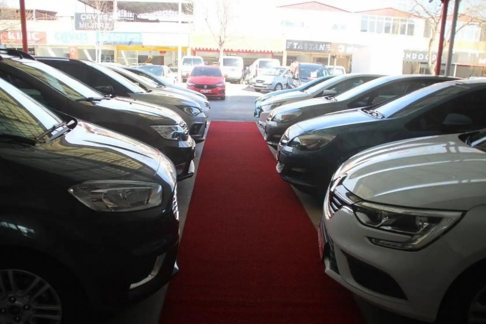 Sıfır araçların taksitlendirilmesi sektörü nasıl etkiledi?