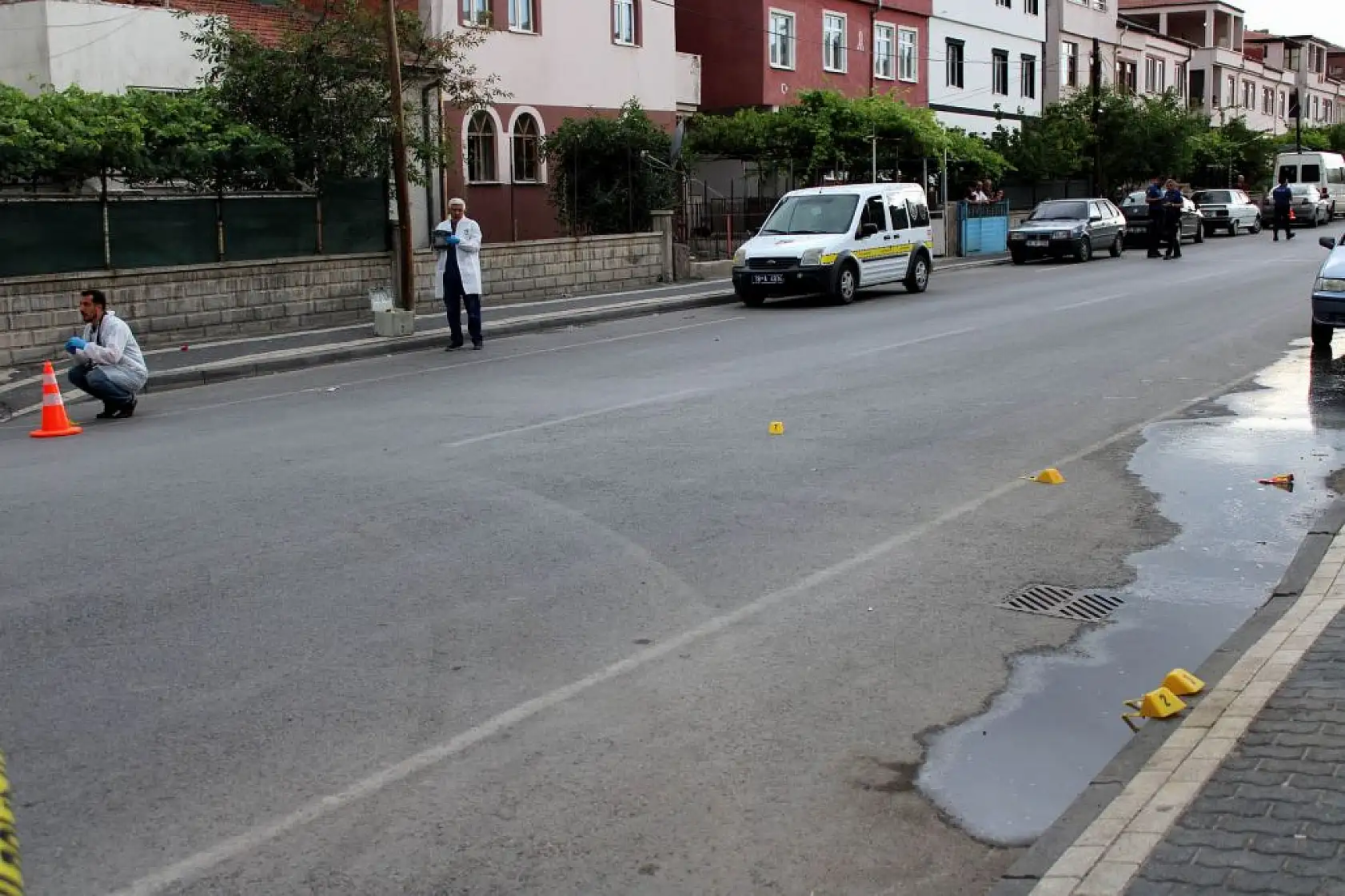 Dehşet! Sokak ortasında kurşun yağdırdı