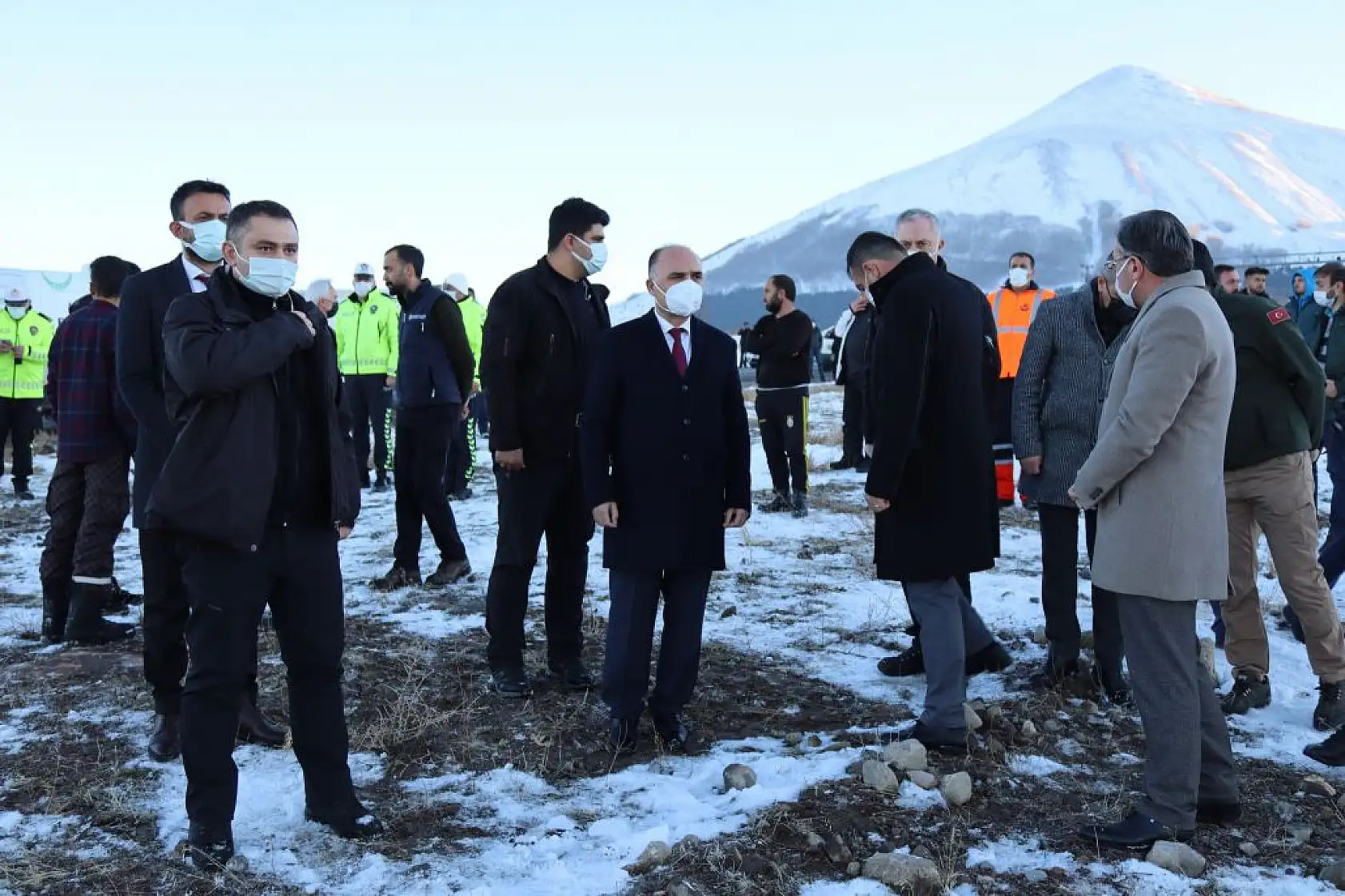 Otobüs devrildi ölü ve çok sayıda yaralı var
