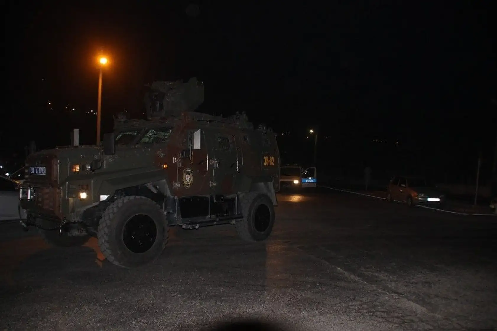 Flaş gelişme! Polis vuruldu!