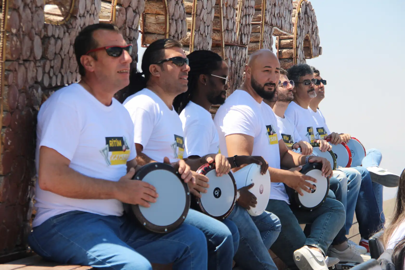 Zirve'de darbuka şov