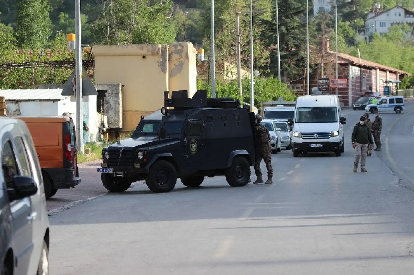 Özel harekat polislerinden operasyon