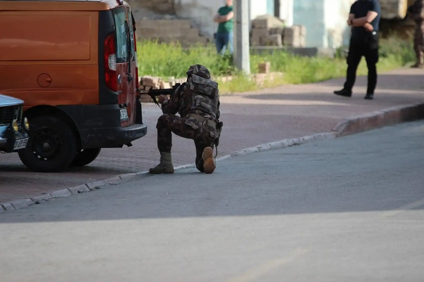 Özel harekat polislerinden operasyon