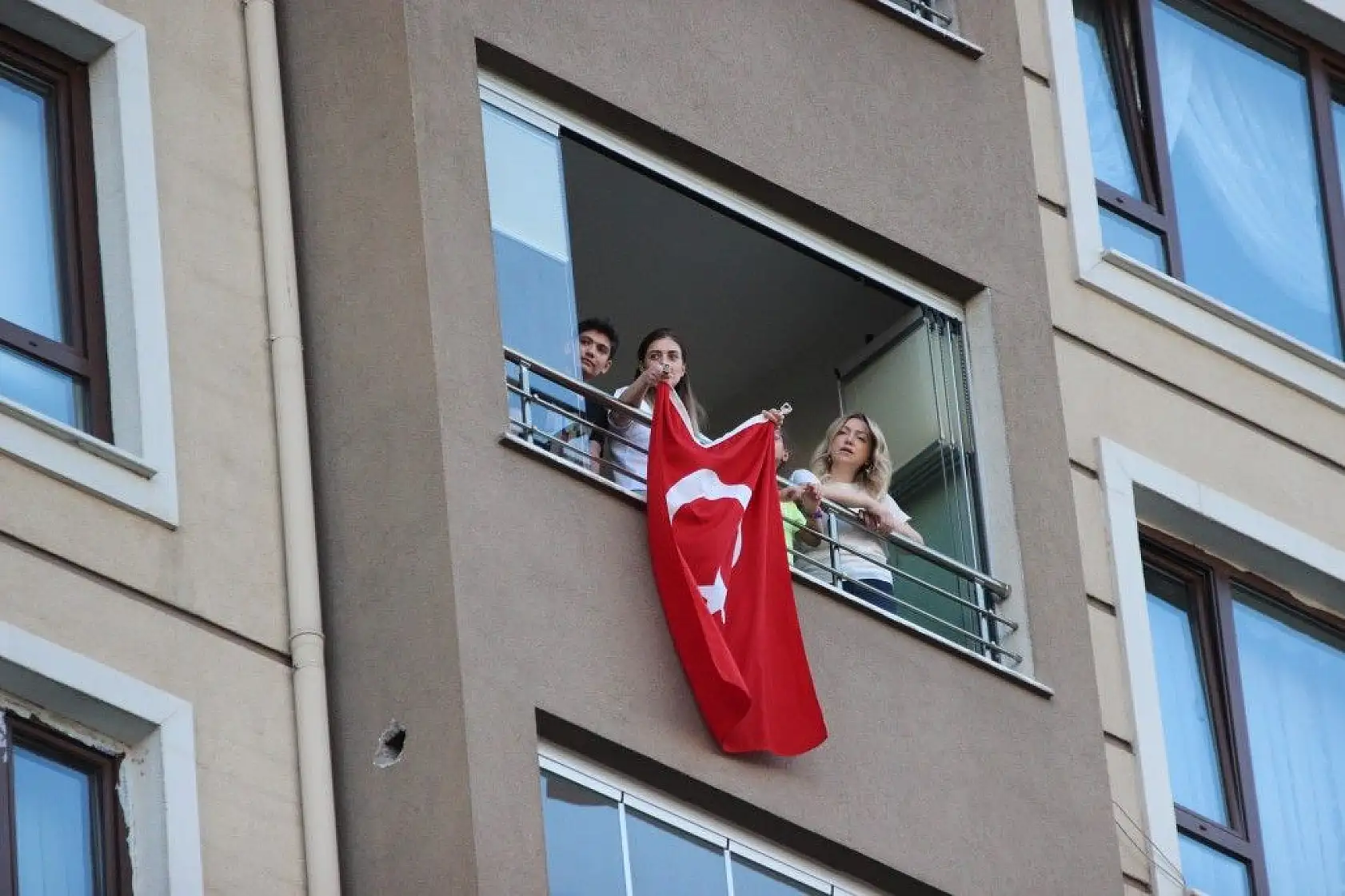 Vatandaş 7'den 70'e İstiklal Marşı okudu