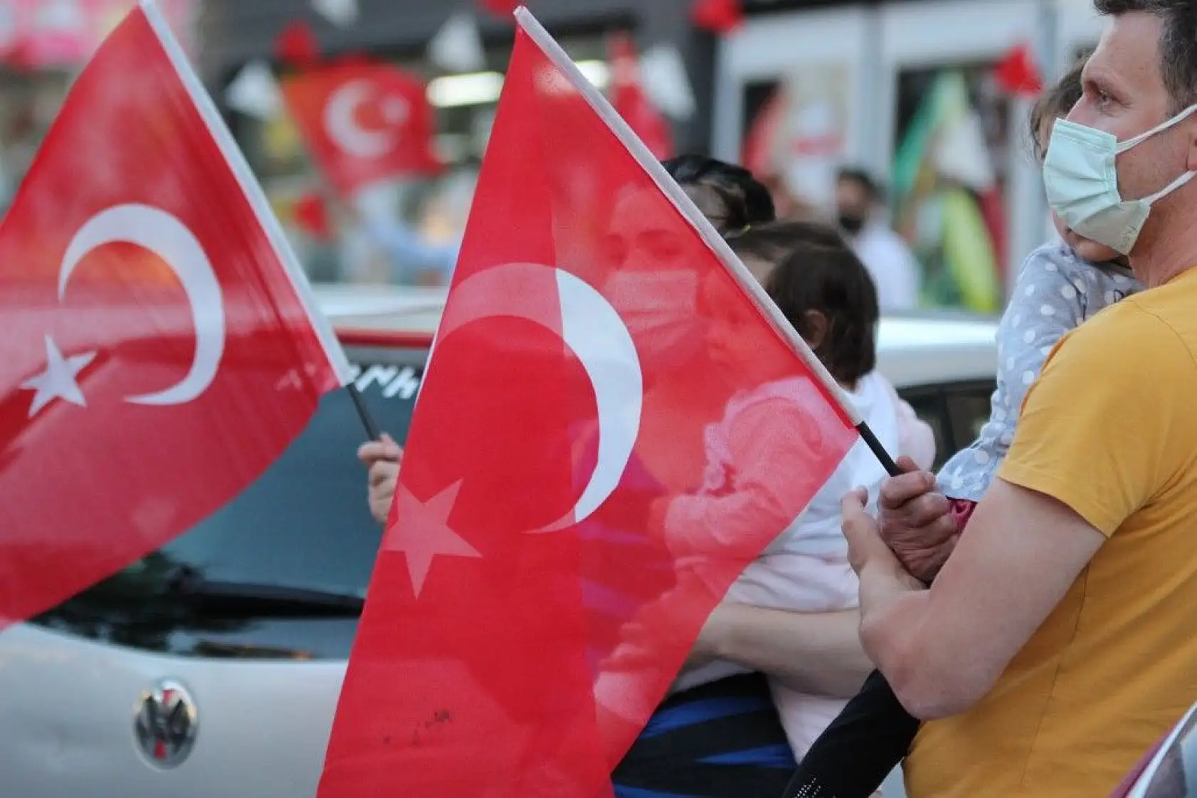 Vatandaş 7'den 70'e İstiklal Marşı okudu