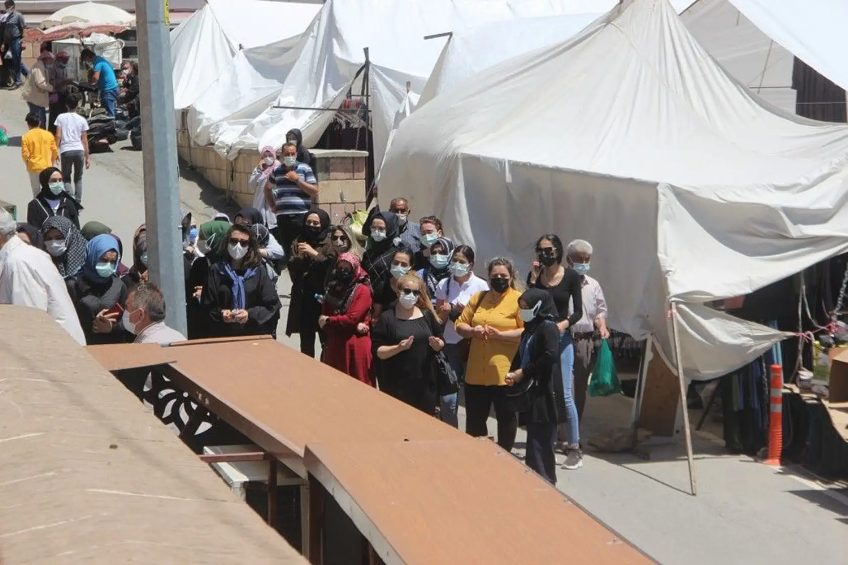 Arife öğretmen için gözyaşları sel oldu