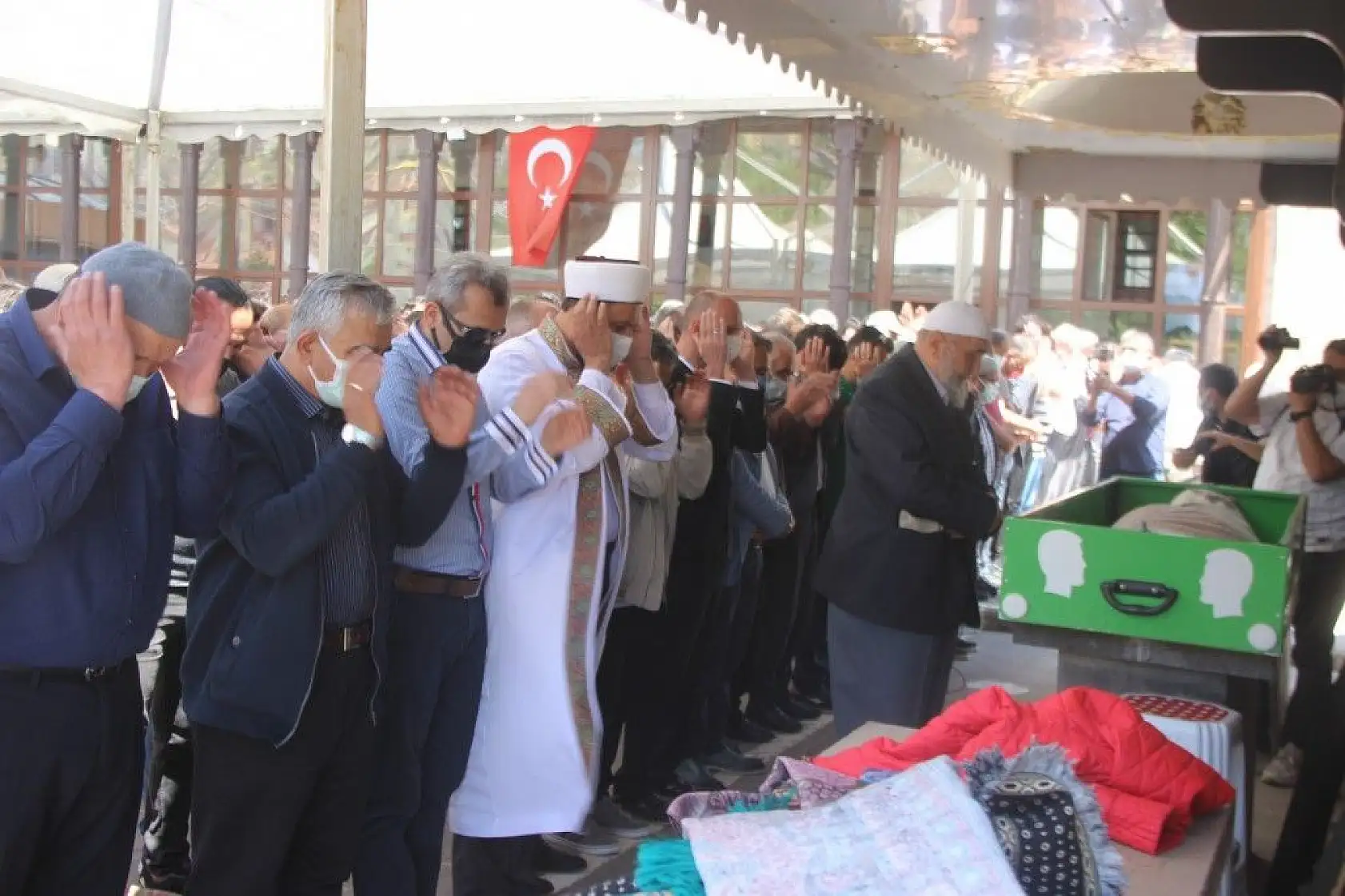 Arife öğretmen için gözyaşları sel oldu