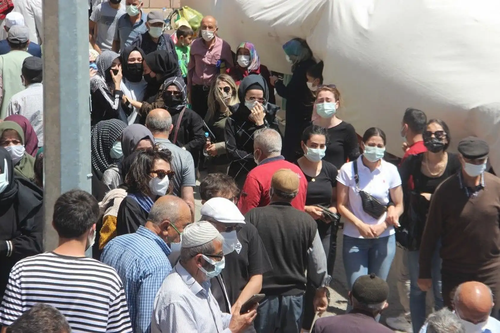 Arife öğretmen için gözyaşları sel oldu