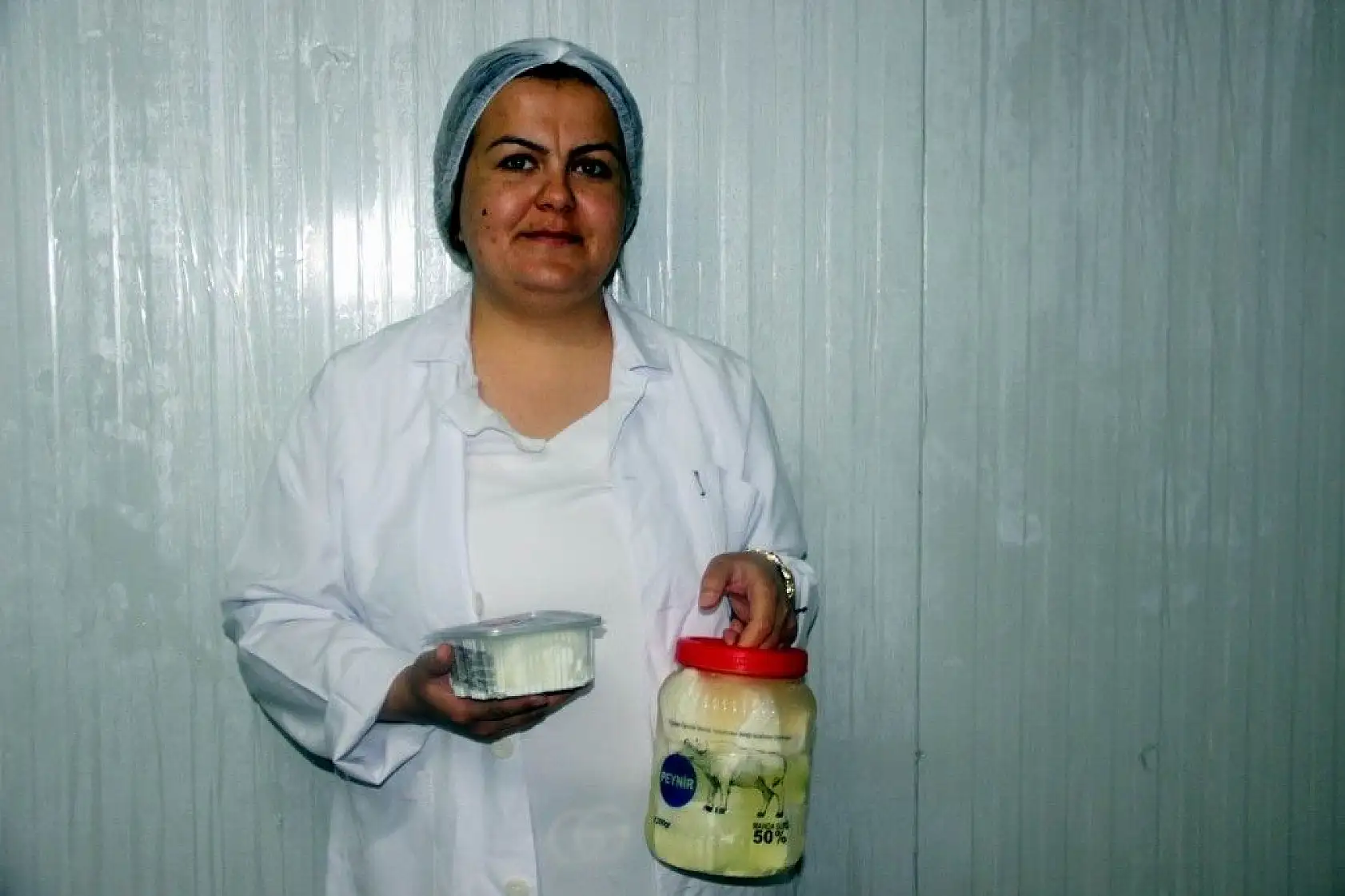 Günde 1 ton manda sütü işleniyor