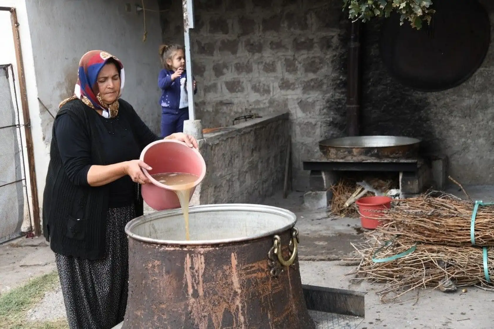 İncesu üzümü pekmeze nasıl dönüşüyor?