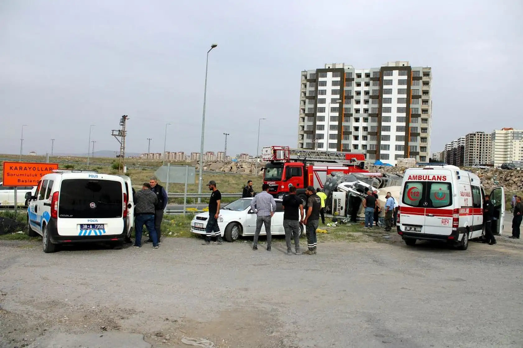 Mikserde sıkışan sürücü için seferber oldular