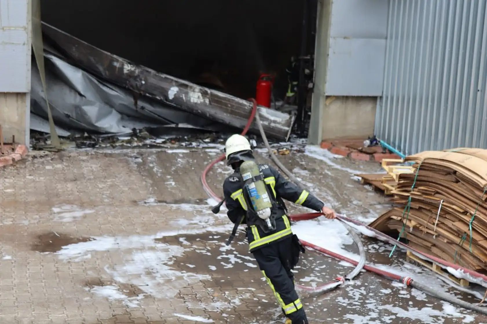 Yangın 62 personelle söndürüldü