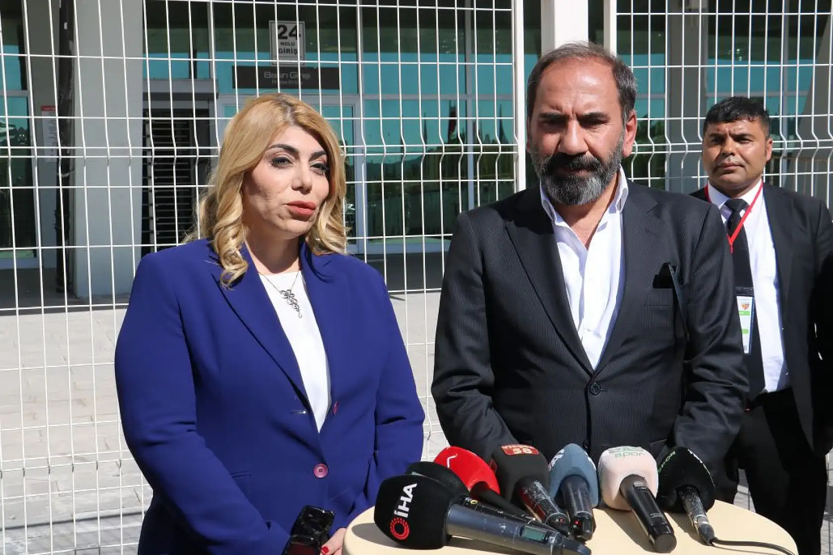 Alkışlar Gözbaşı ve Otyakmaz'a