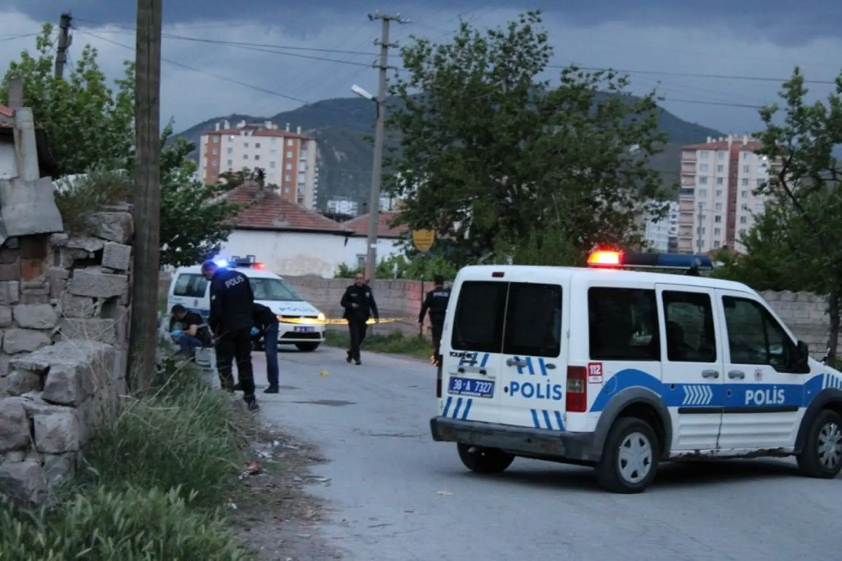 Halı sahada tüfekle vuruldu