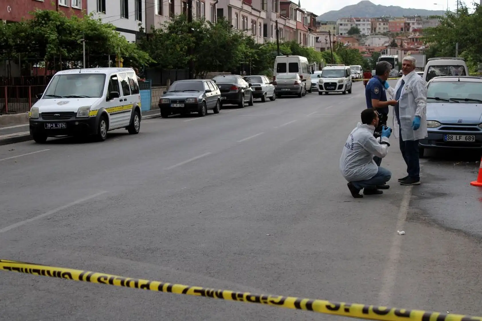 Dehşet! Sokak ortasında kurşun yağdırdı