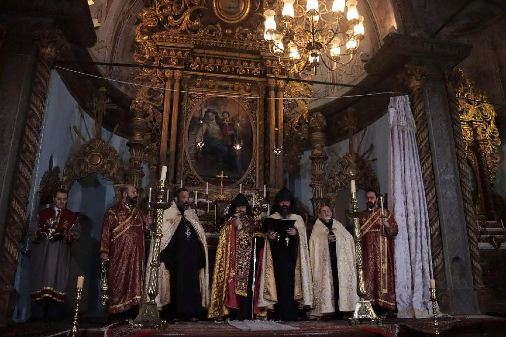 Miçing ayininde depremzedelere dua