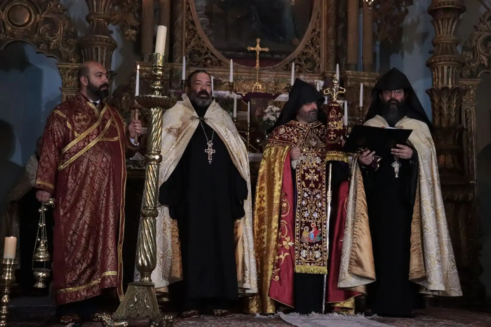 Miçing ayininde depremzedelere dua