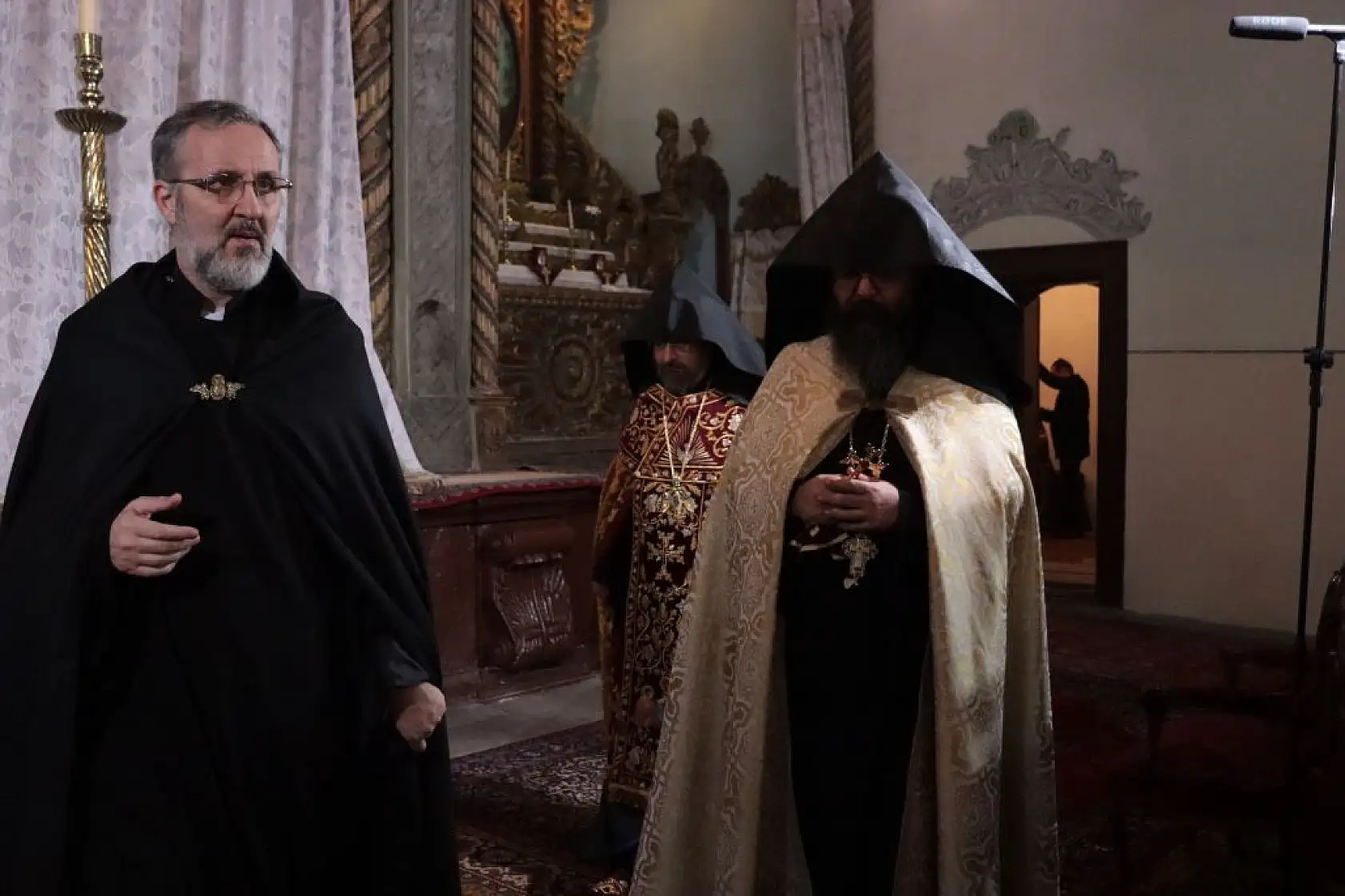 Miçing ayininde depremzedelere dua