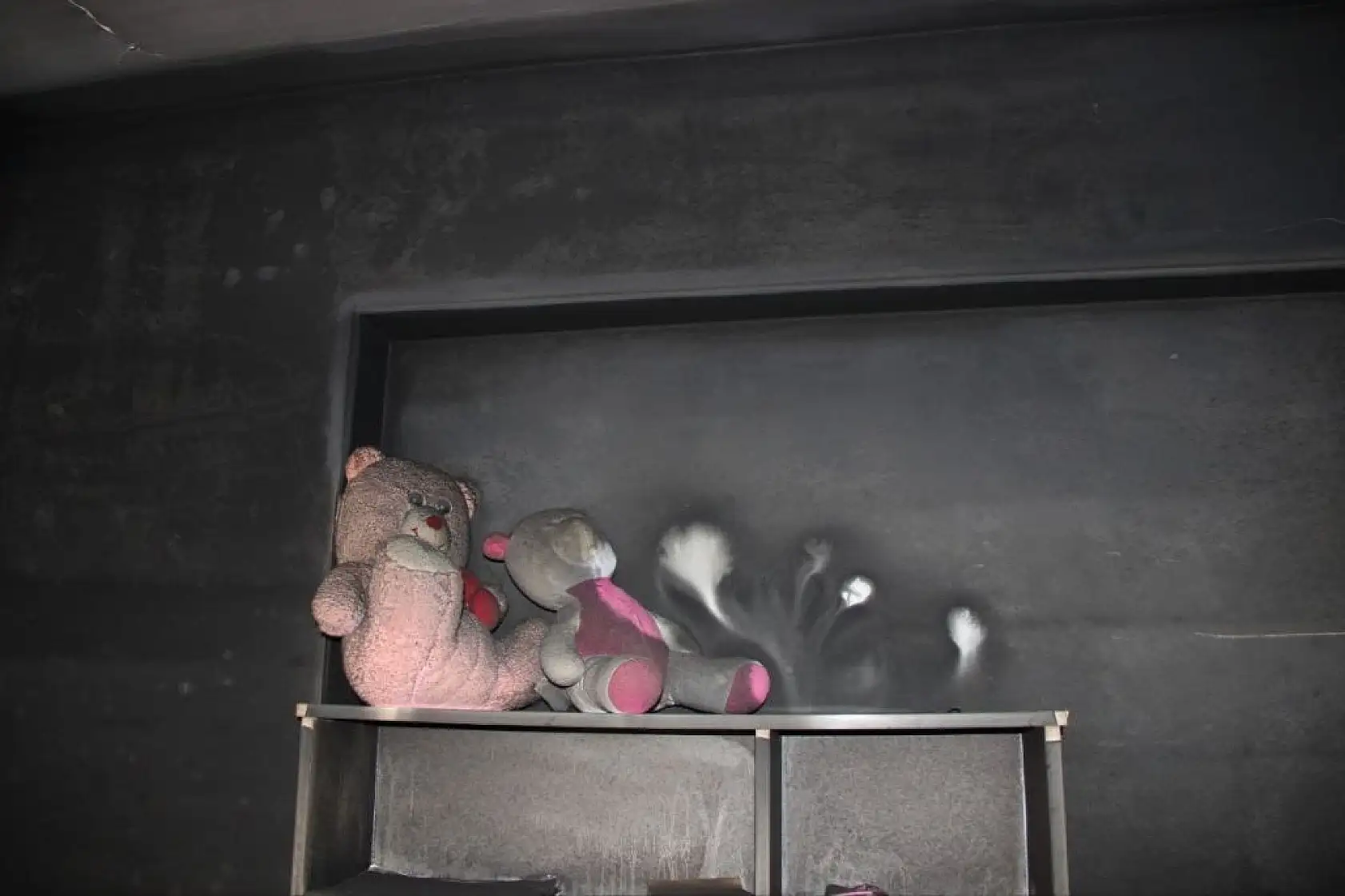 Yangında ağır yaralanan anne öldü