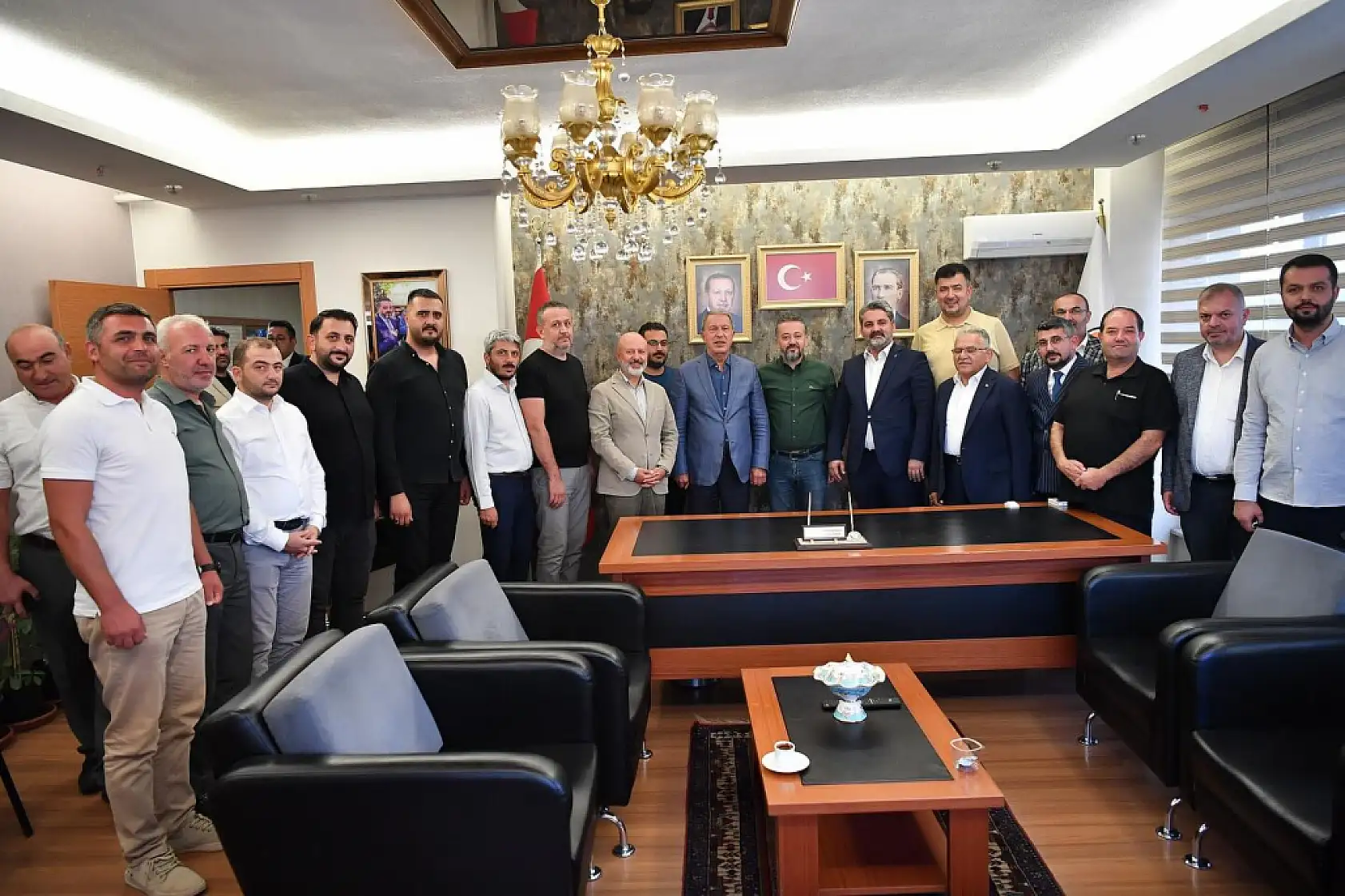 Kayseri siyasetinde hareketlilik! Büyükkılıç oyunu kullandı